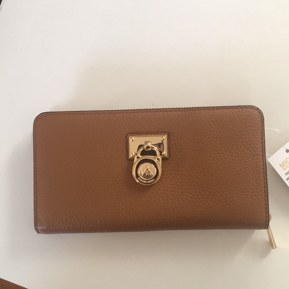 NWT Michael Kors Hamilton Traveler Wallet